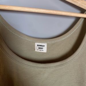 Aritiza Sunday best tank in dark green size small